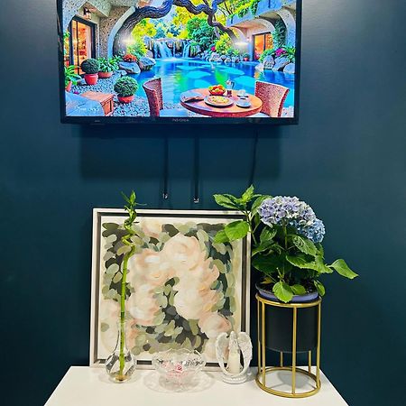 Fancy Studio Private Entrance Selden 외부 사진