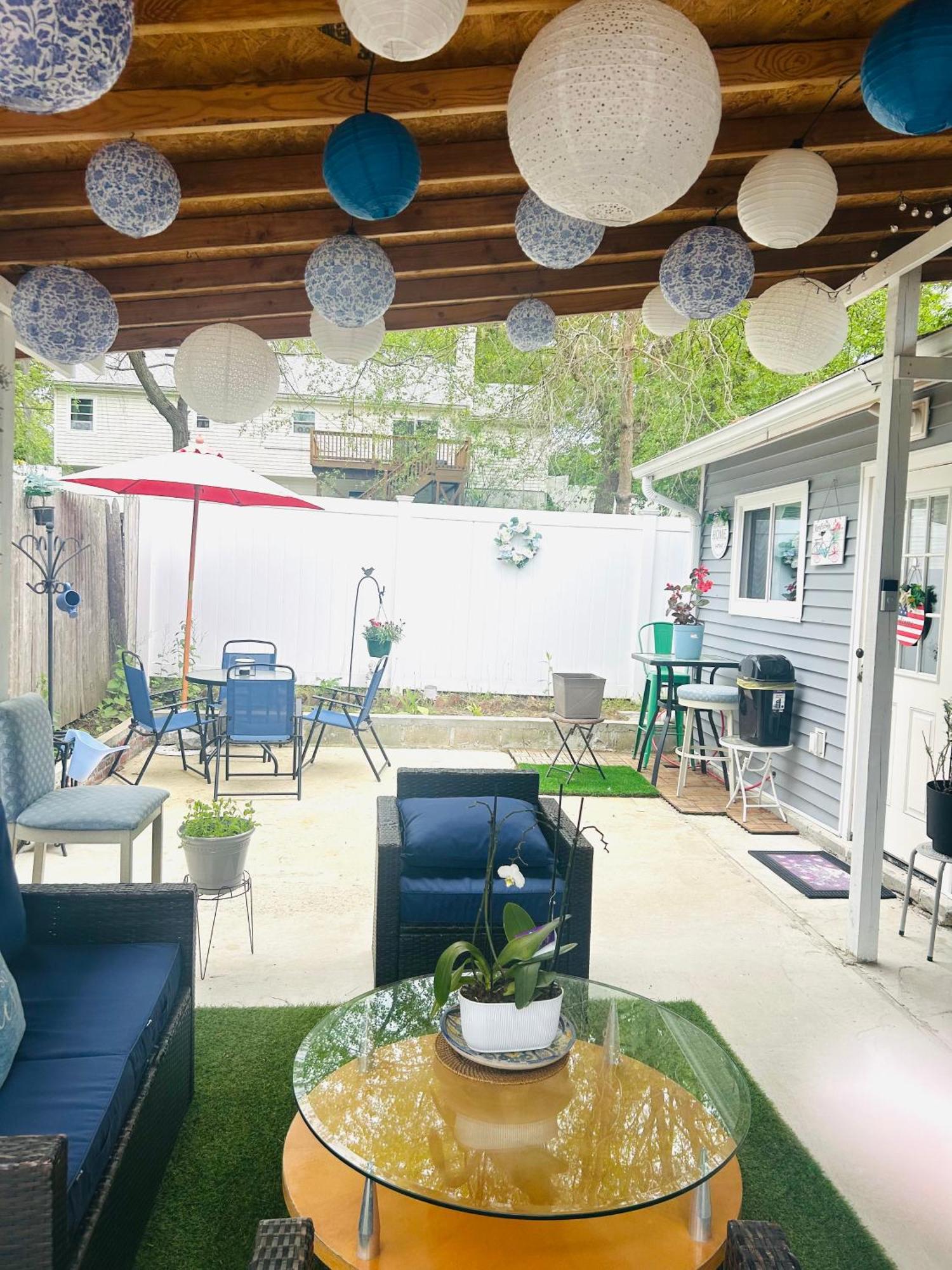 Fancy Studio Private Entrance Selden 외부 사진